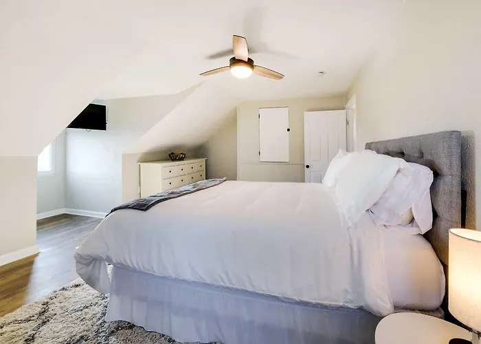 Bright Apt, Walk To Grandview Ave! *
