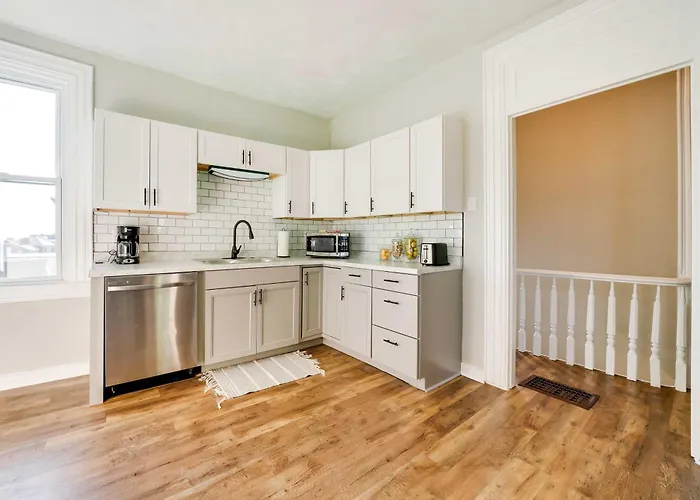 Bright Apt, Walk To Grandview Ave! *