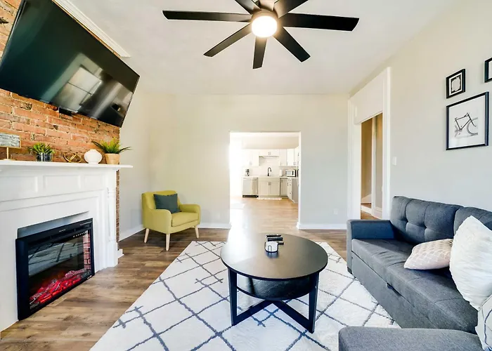 Bright Apt, Walk To Grandview Ave! Apartment *